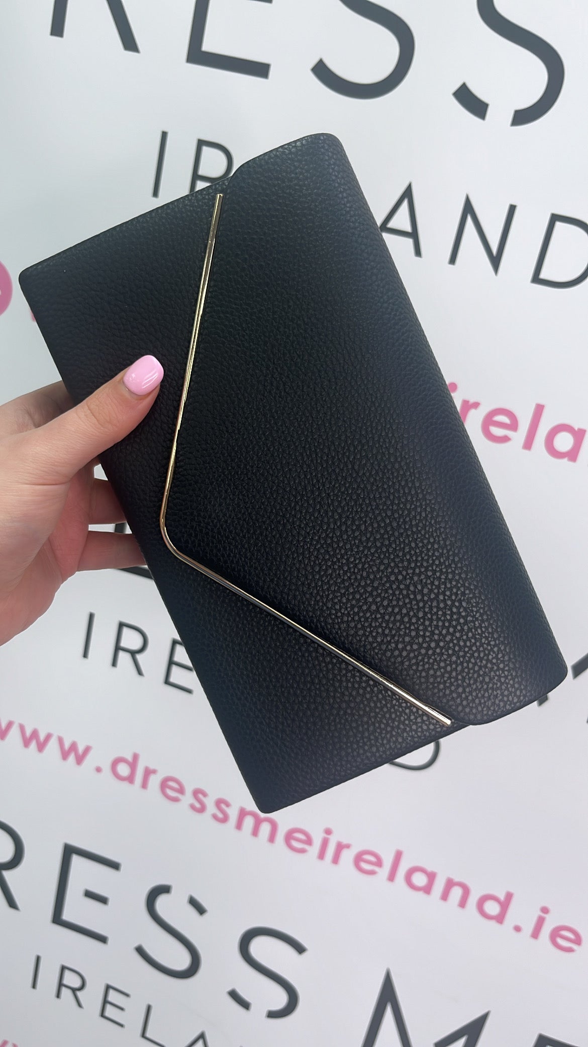 LOLA CLUTCH BAG - BLACK