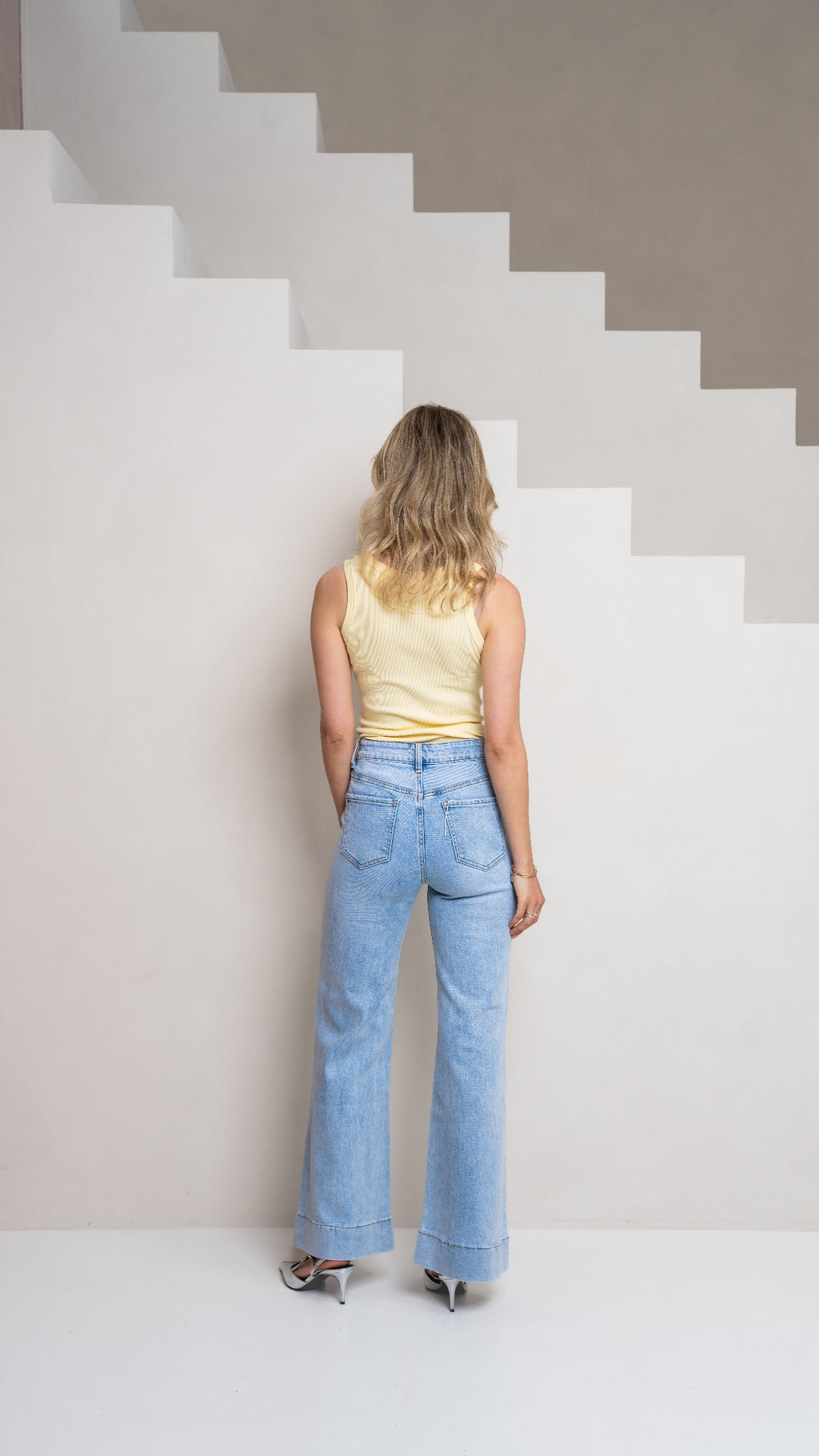 Demi Straight Leg Jeans – Light Wash