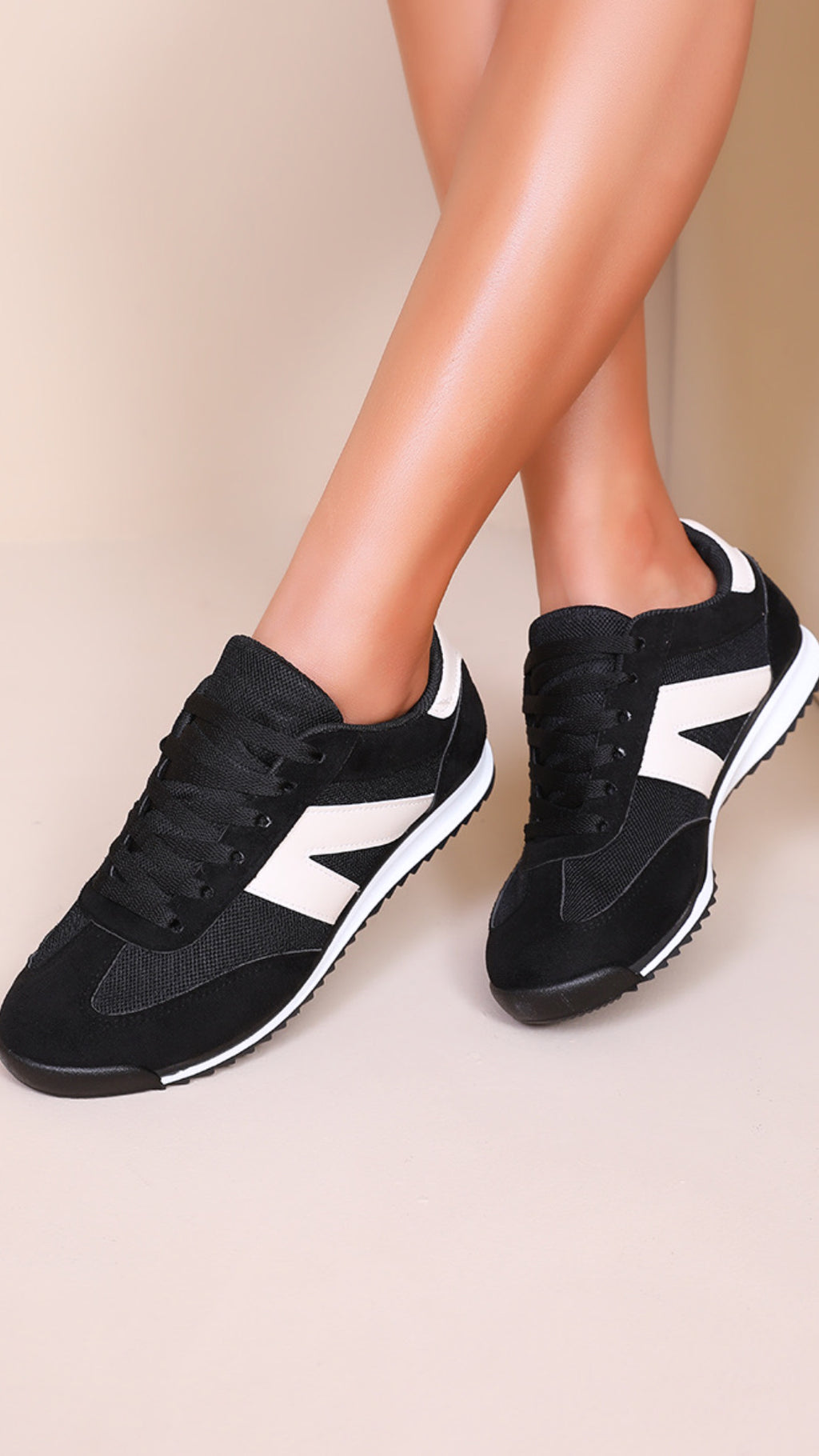 OLIVIA TRAINER - BLACK