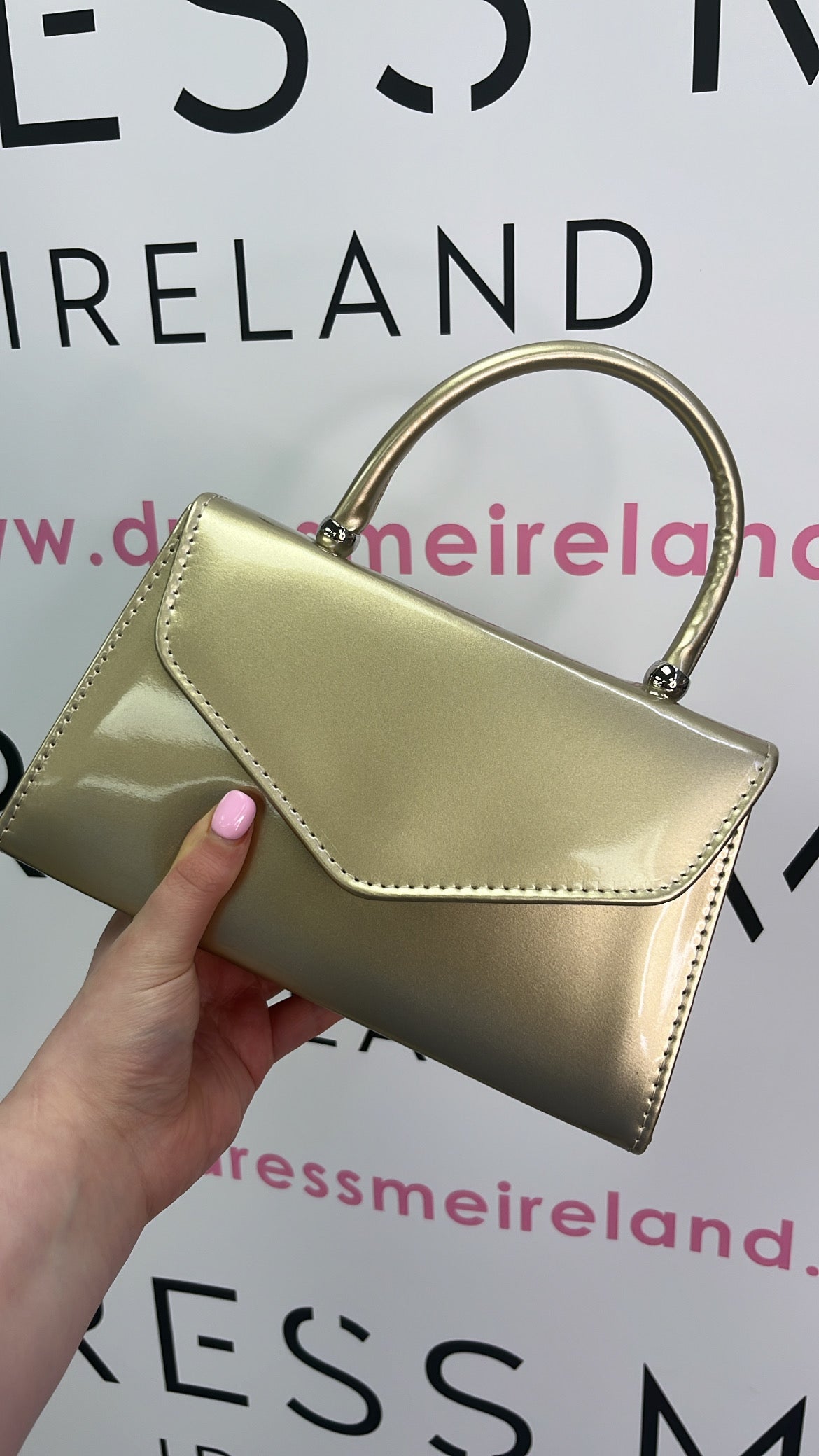 LARA CLUTCH BAG - GOLD