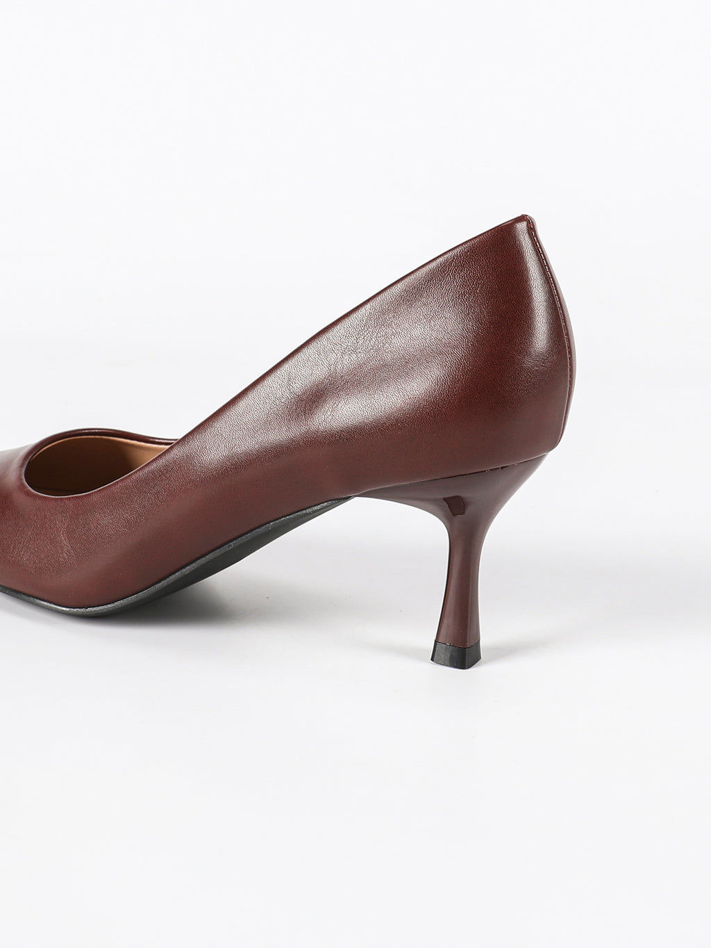Yasmin Wine Classic Pointed-Toe Heels