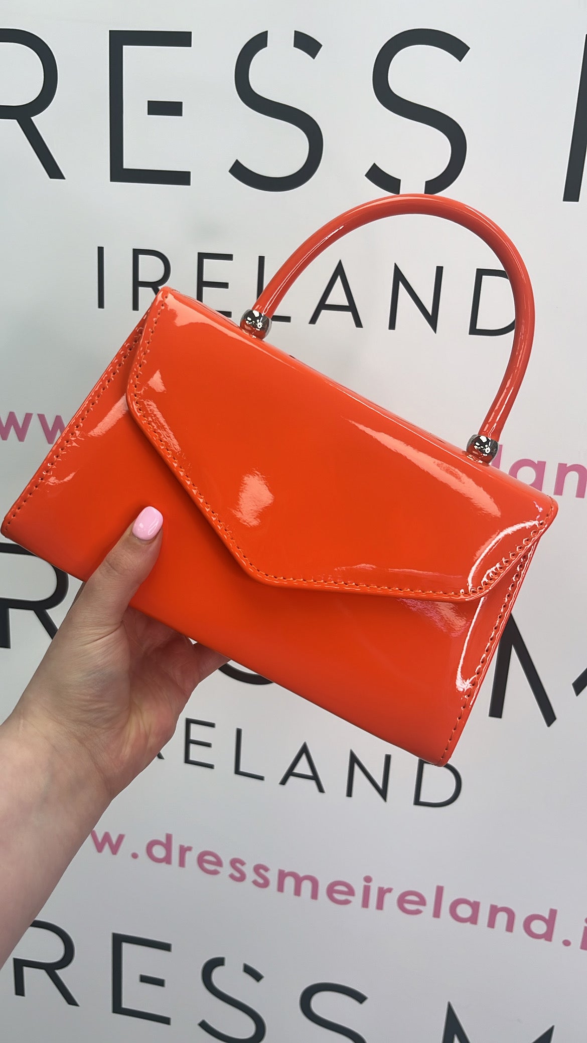 LARA CLUTCH BAG - ORANGE