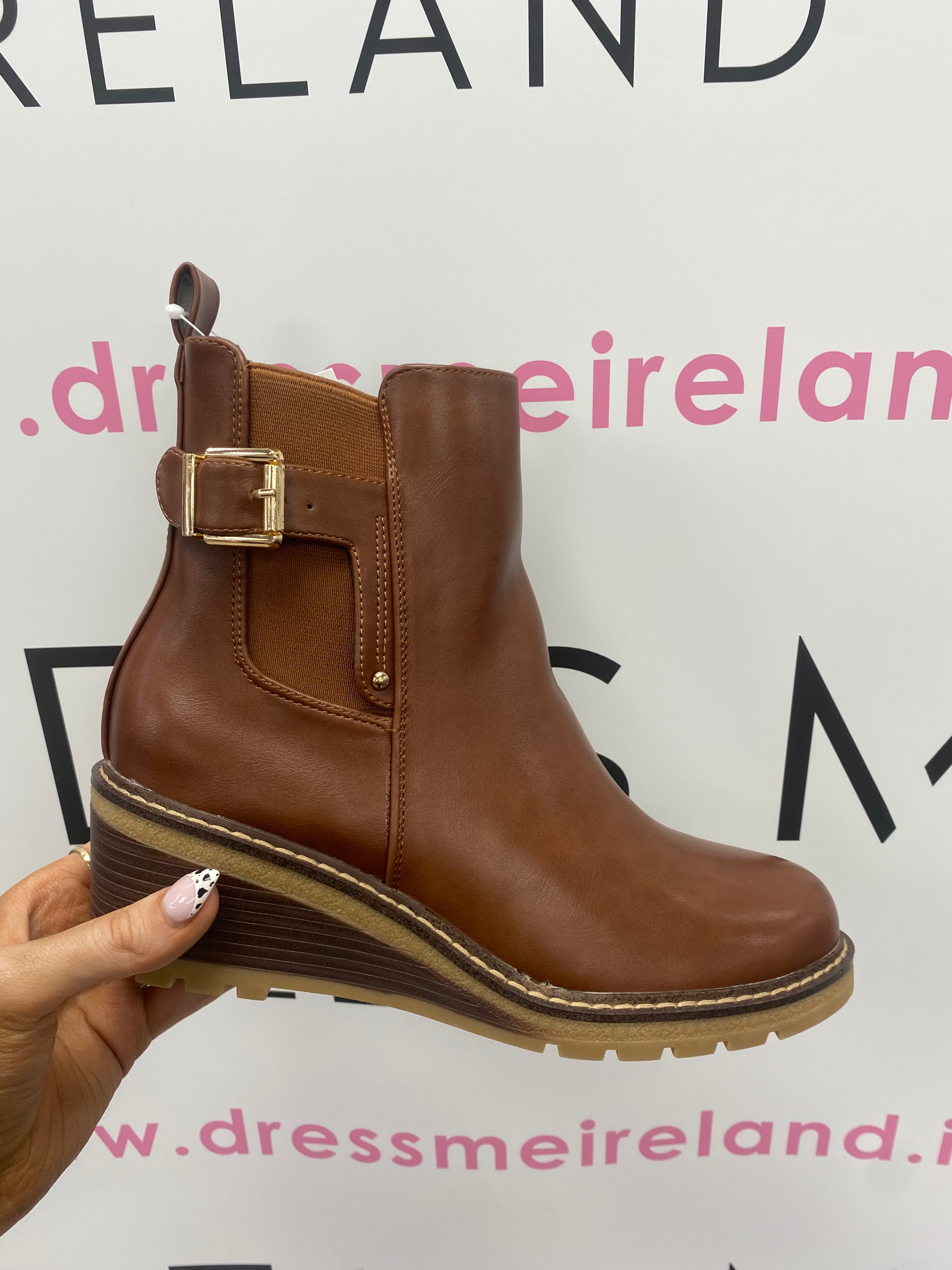 CHLOE CAMEL BOOT