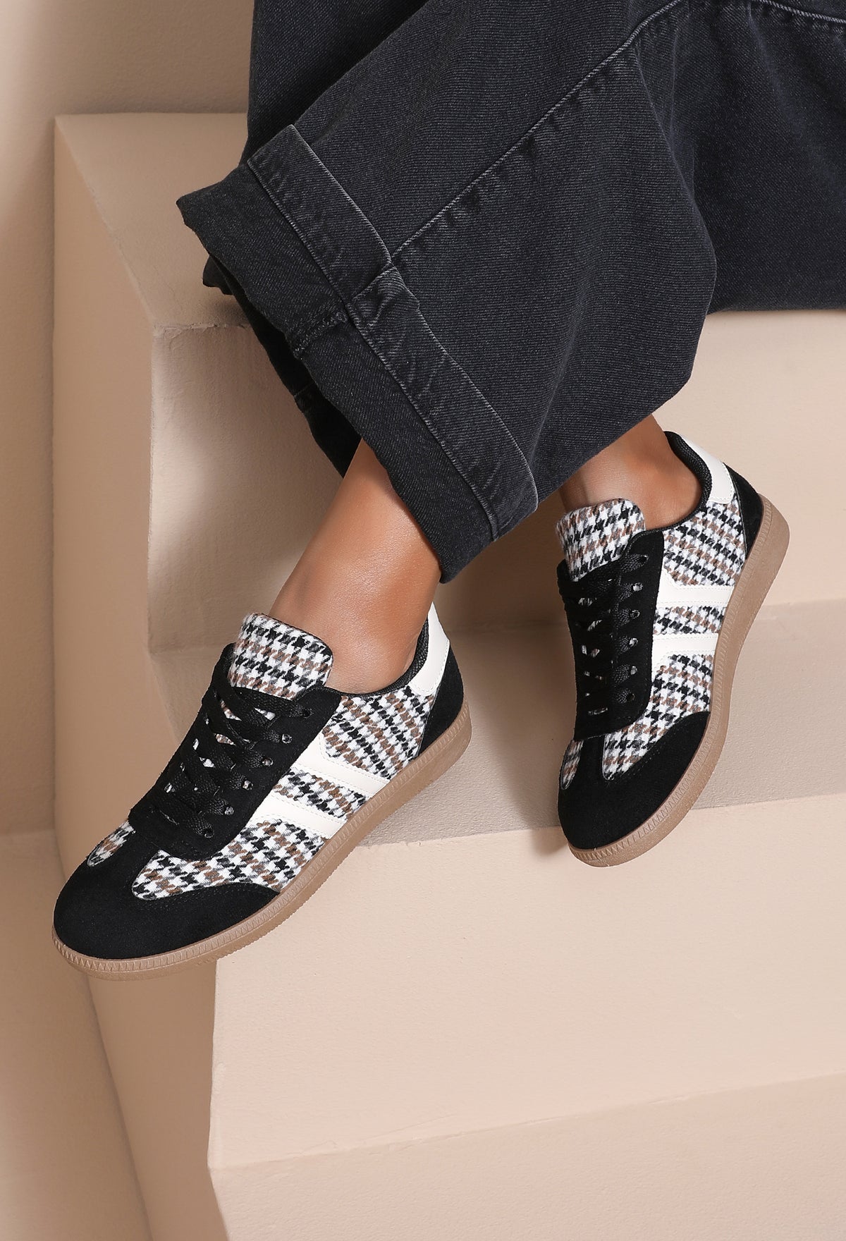Isabel Check Trainers – Black