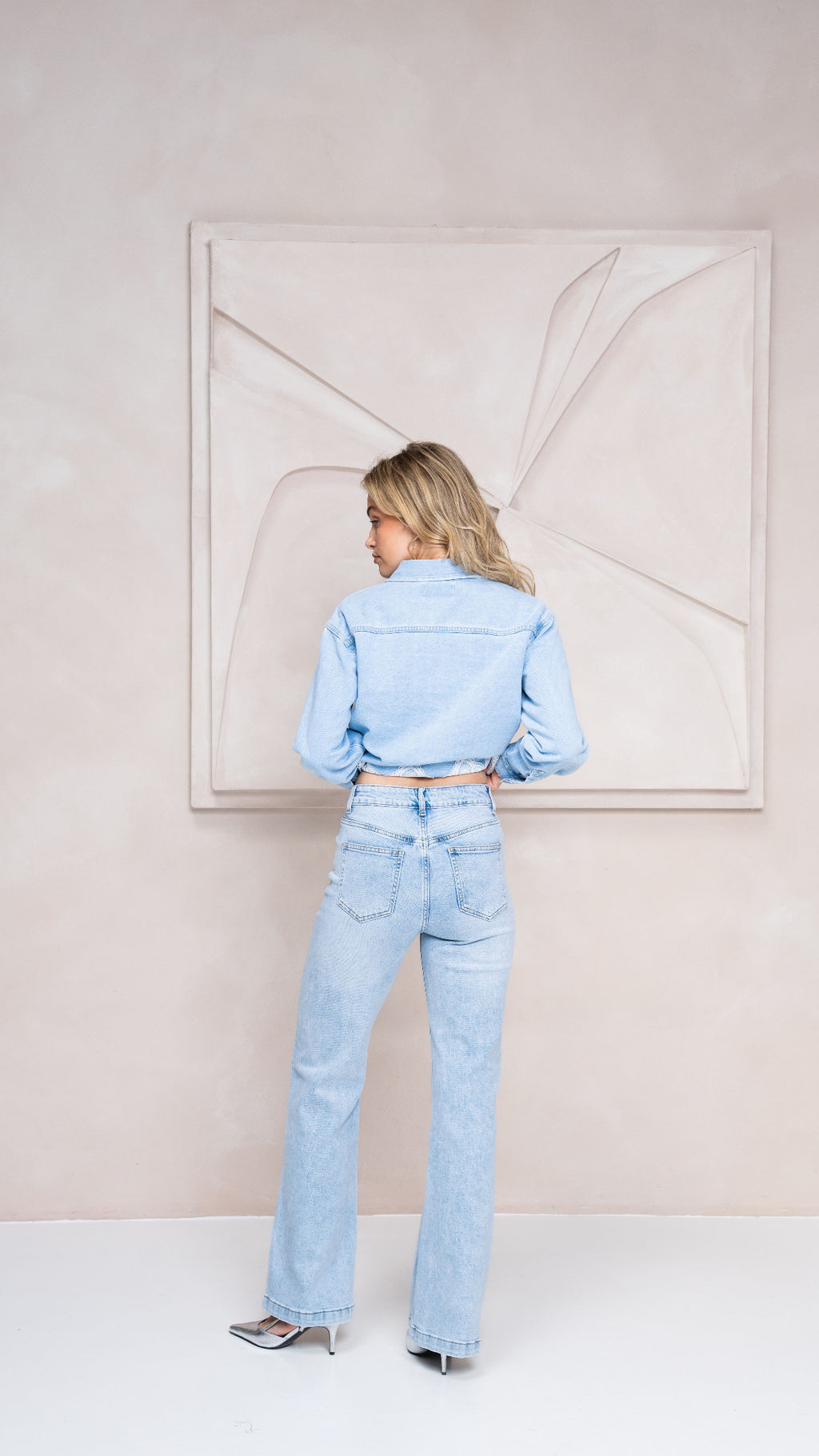 Paige Wide Leg Jeans – Light Wash