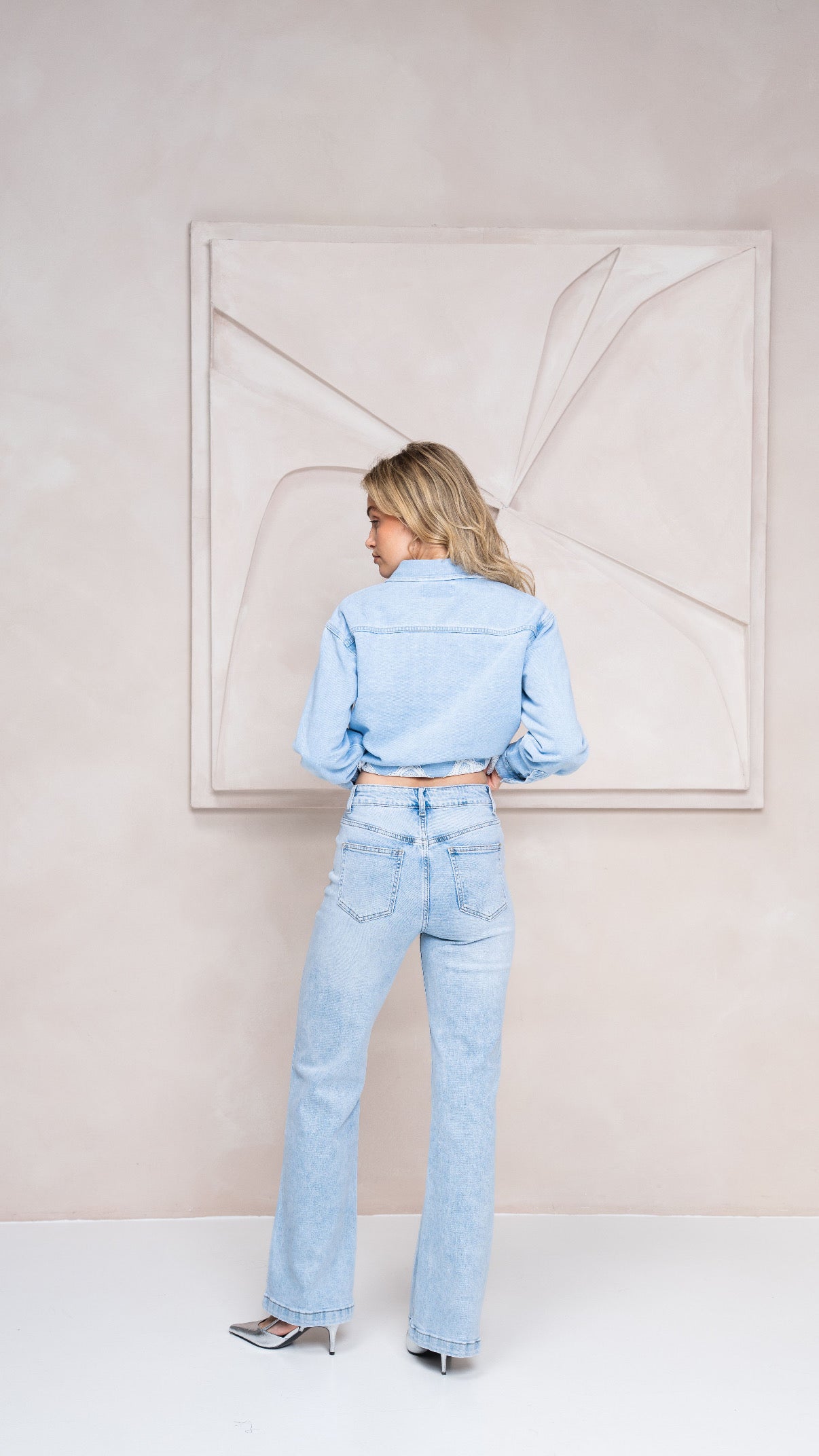 Paige Wide Leg Jeans – Light Wash