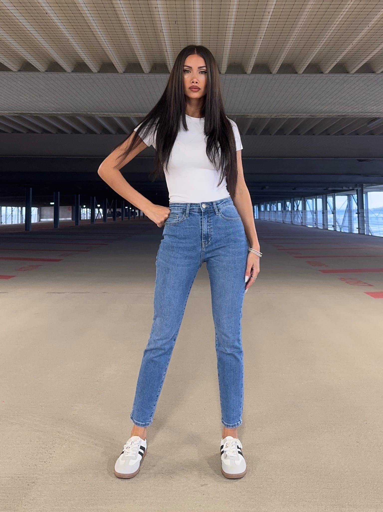 Sami Jean – Mid Blue Slim Straight Jean