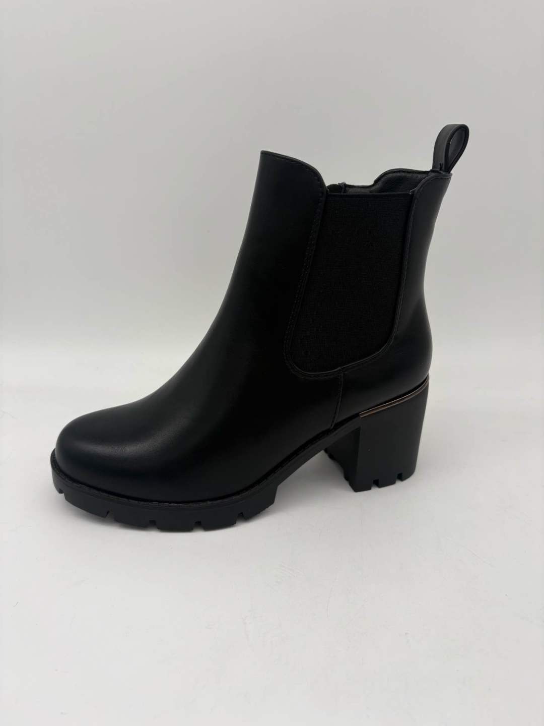 Libby Block Heel Chelsea Boots – Black