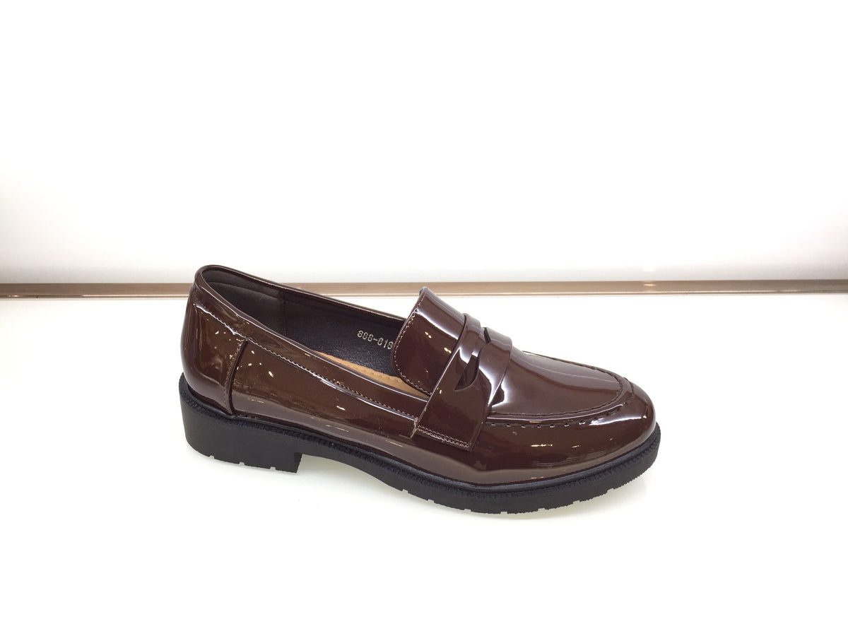 Gigi Classic Loafers – Brown Pu