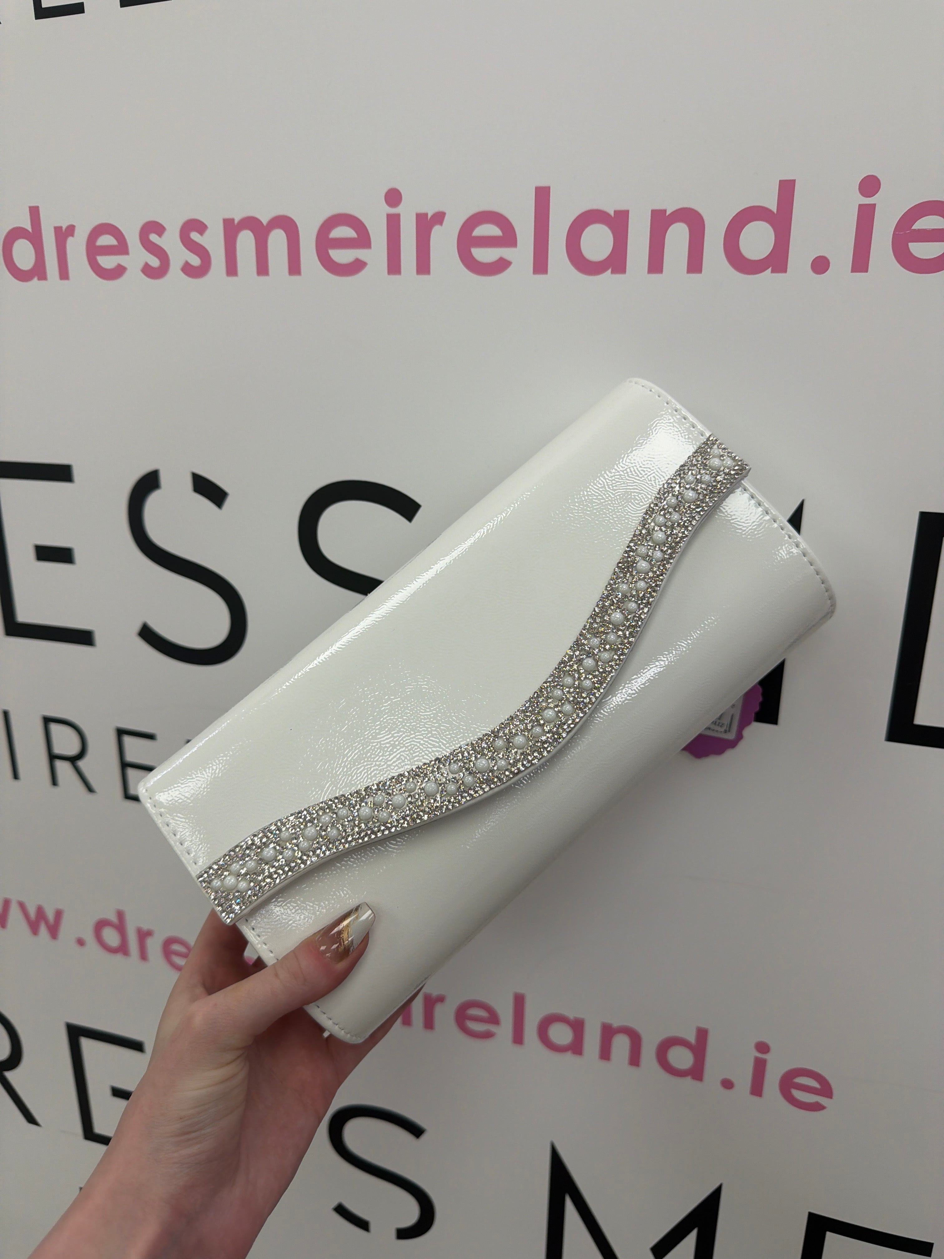 ZITA CLUTCH BAG IN WHITE