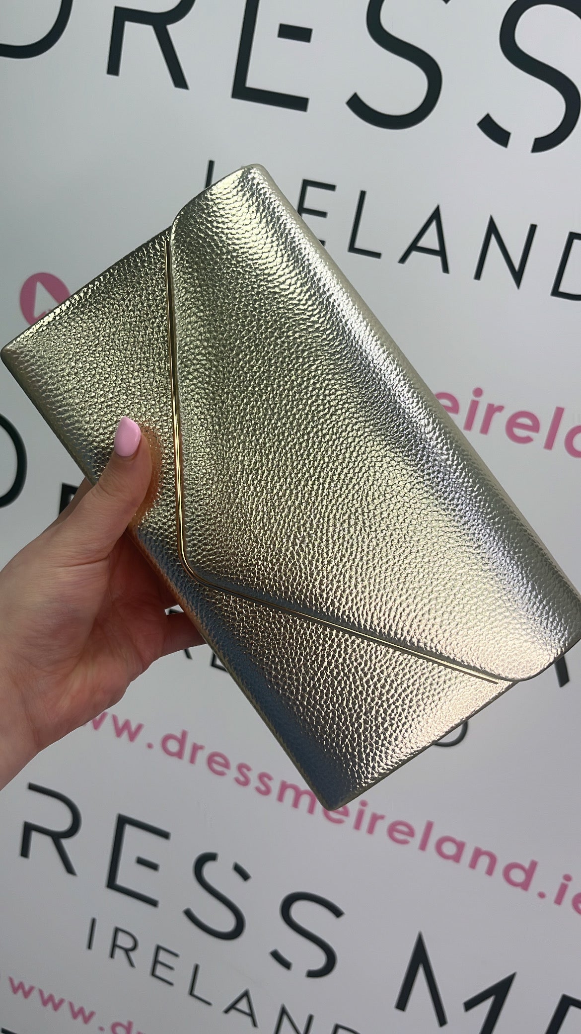 LOLA CLUTCH BAG - GOLD