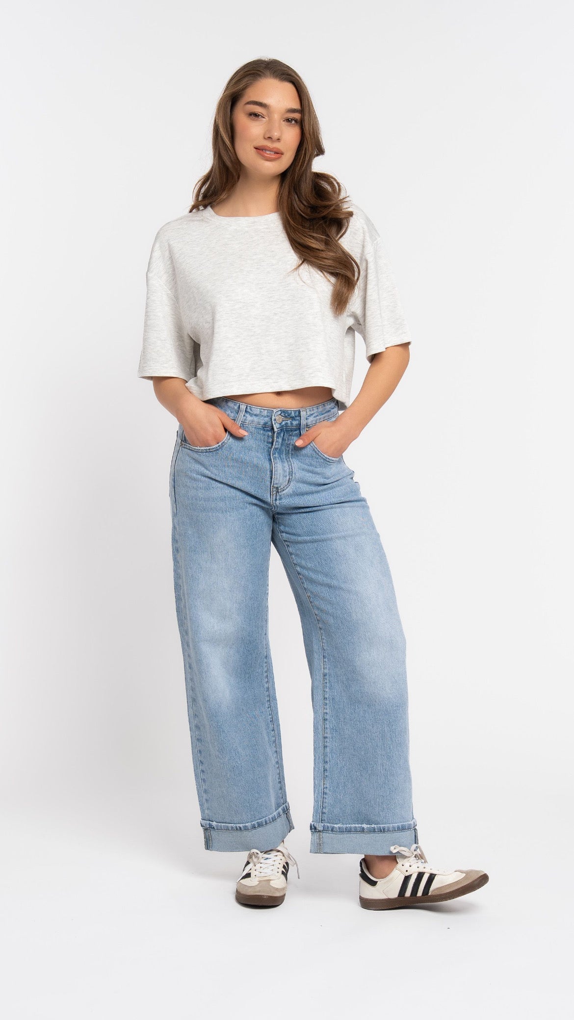 Pauline Cropped Straight-Leg Jeans – Light Wash Denim