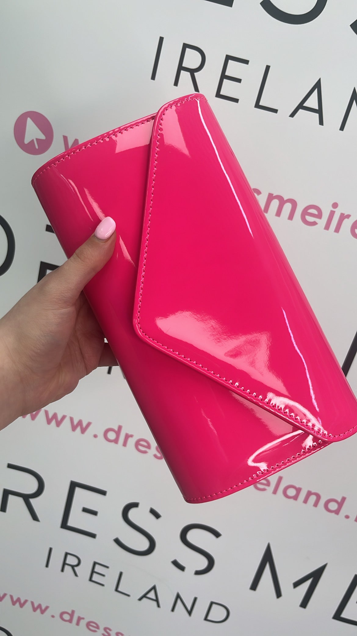 BELLA CLUTCH BAG - NEON PINK