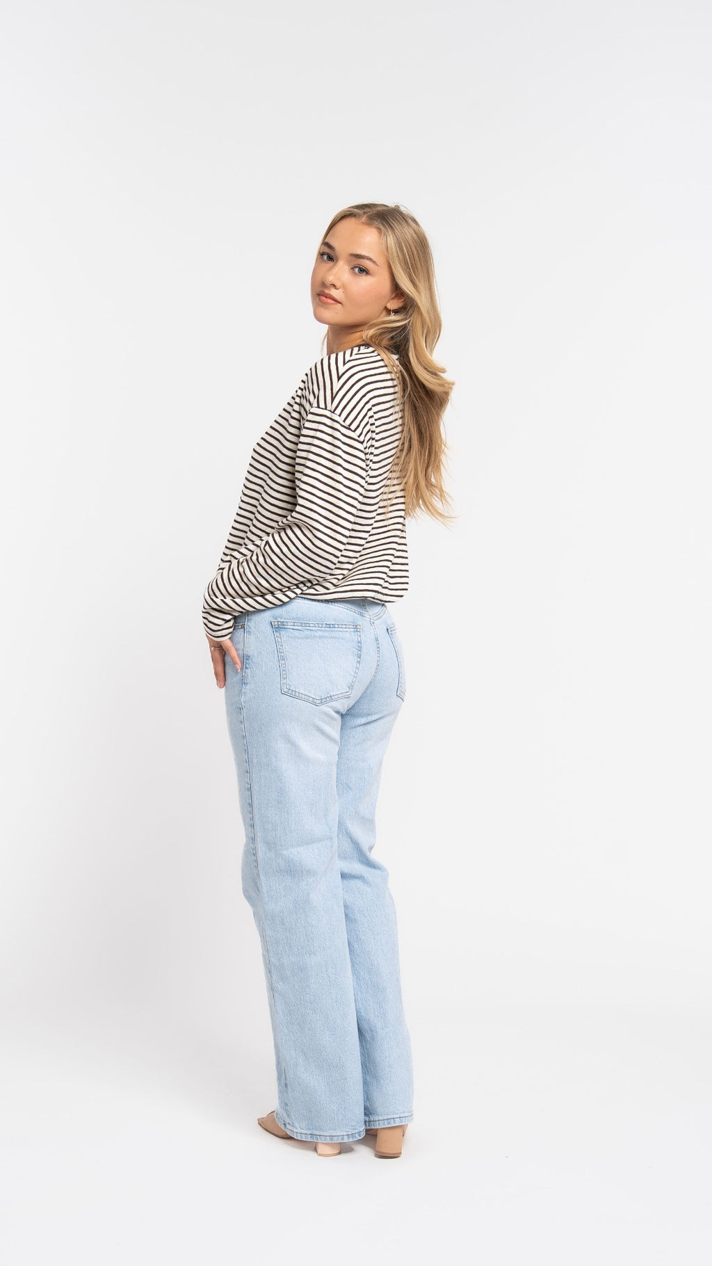 Celia Wide-Leg Jeans – Light Wash Denim