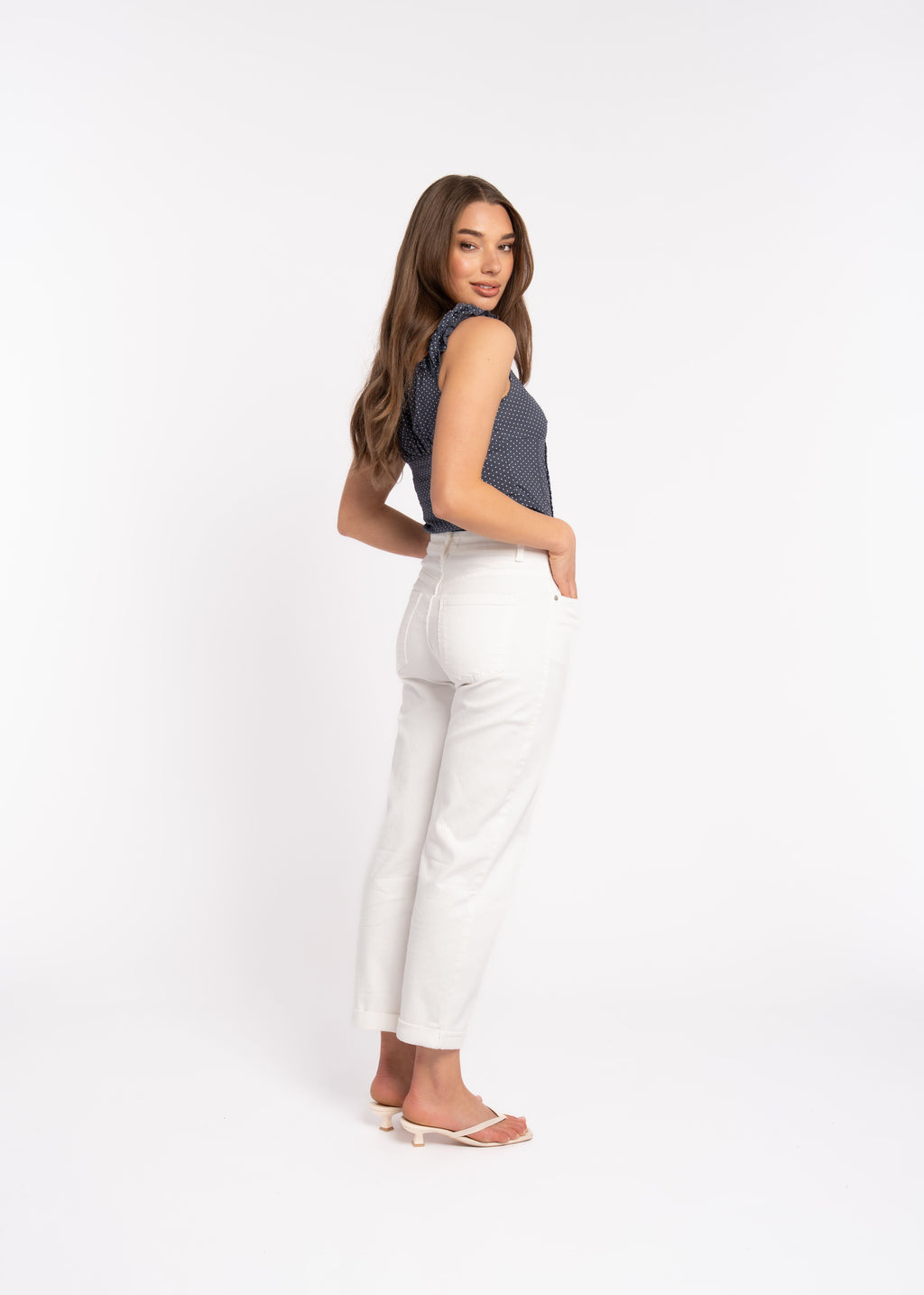 Alison Jean – White Barrel Leg Jean