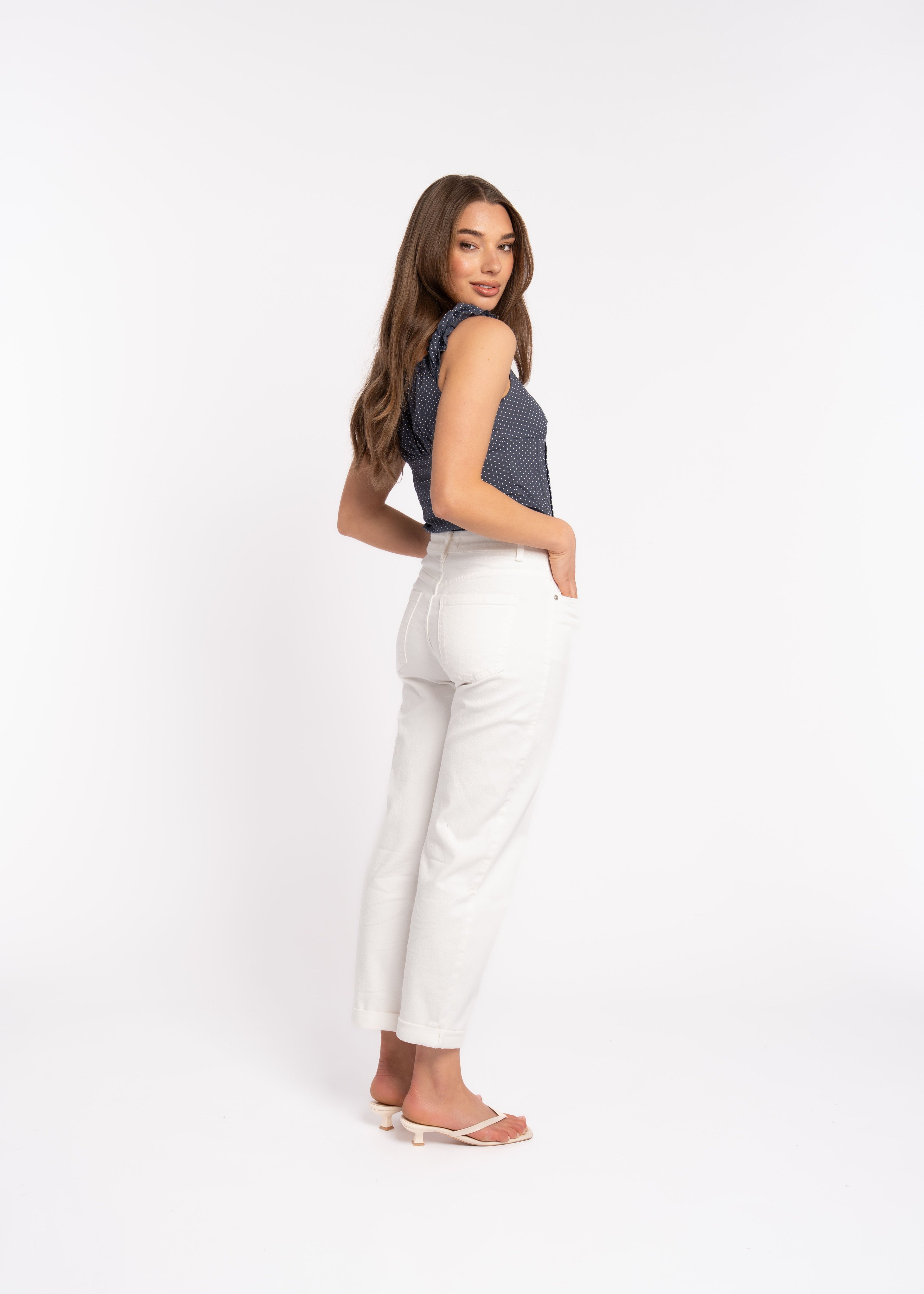 Alison Jean – White Barrel Leg Jean