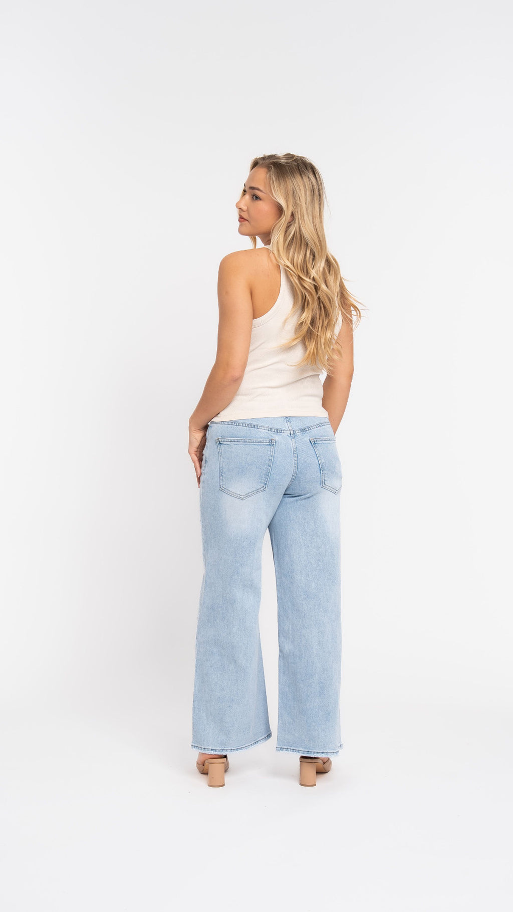 Loretta Wide-Leg Cropped Jeans – Light Wash Denim