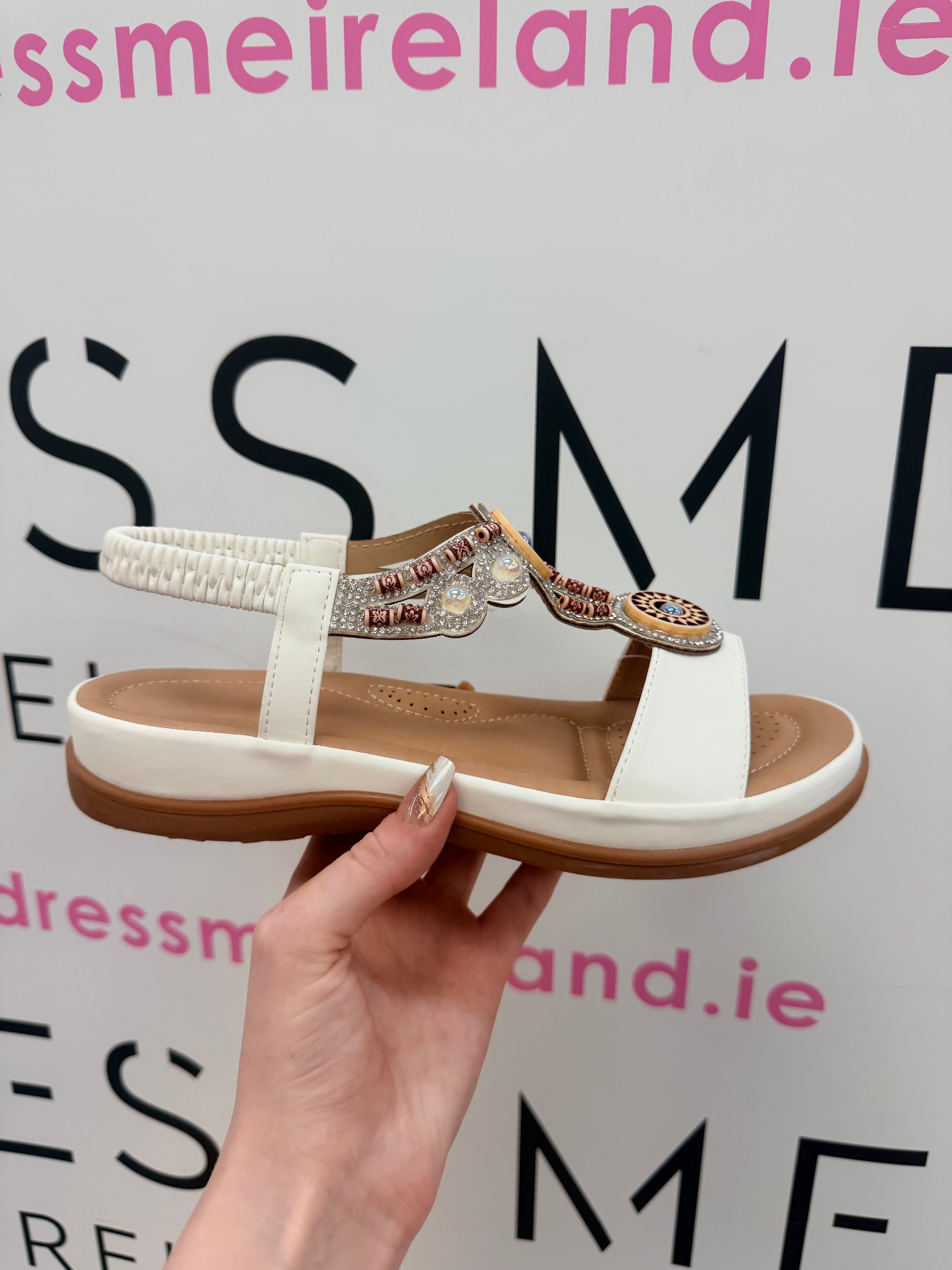 KAMI SANDAL IN WHITE