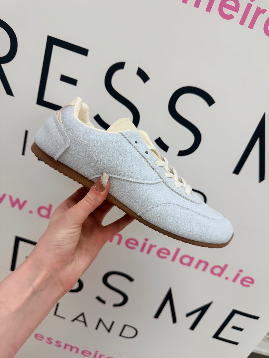 Amy Trainer – Blue Retro Suede Lace-Up Sneaker