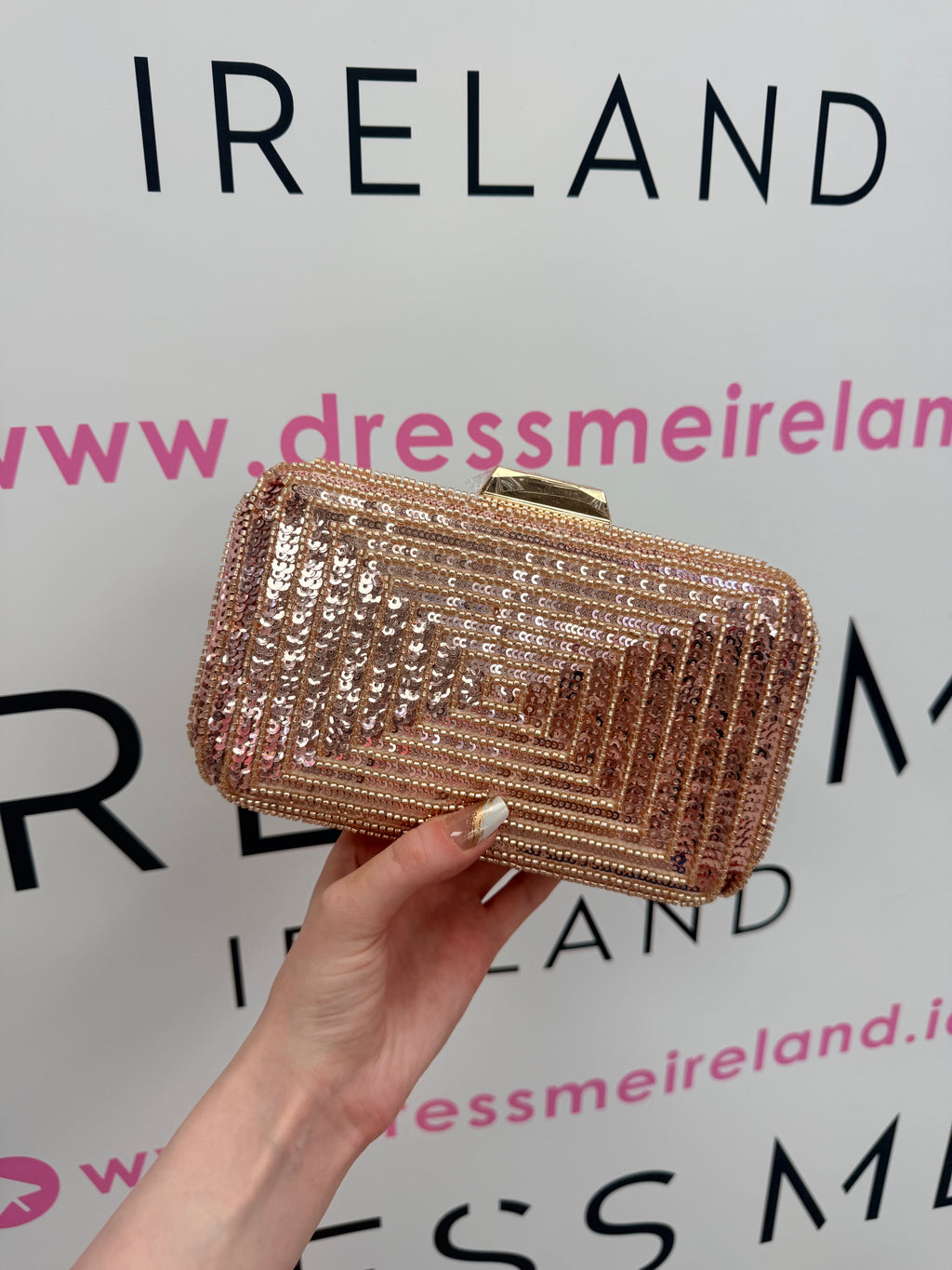 STAR CLUTCH BAG IN ROSE GOLD