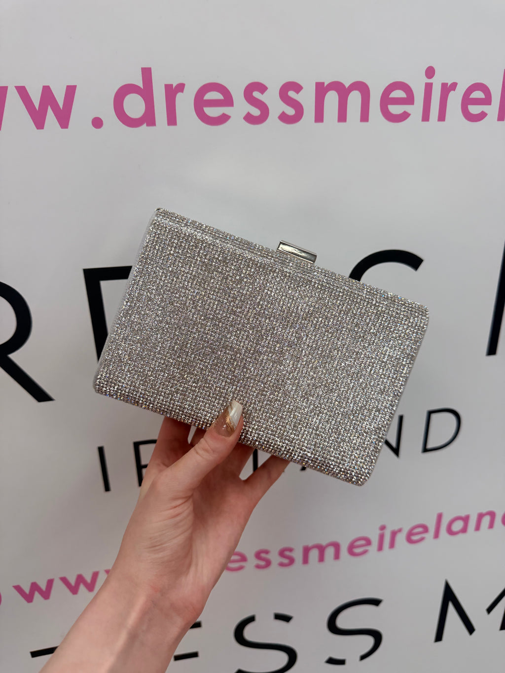 UNA CLUTCH BAG IN SILVER