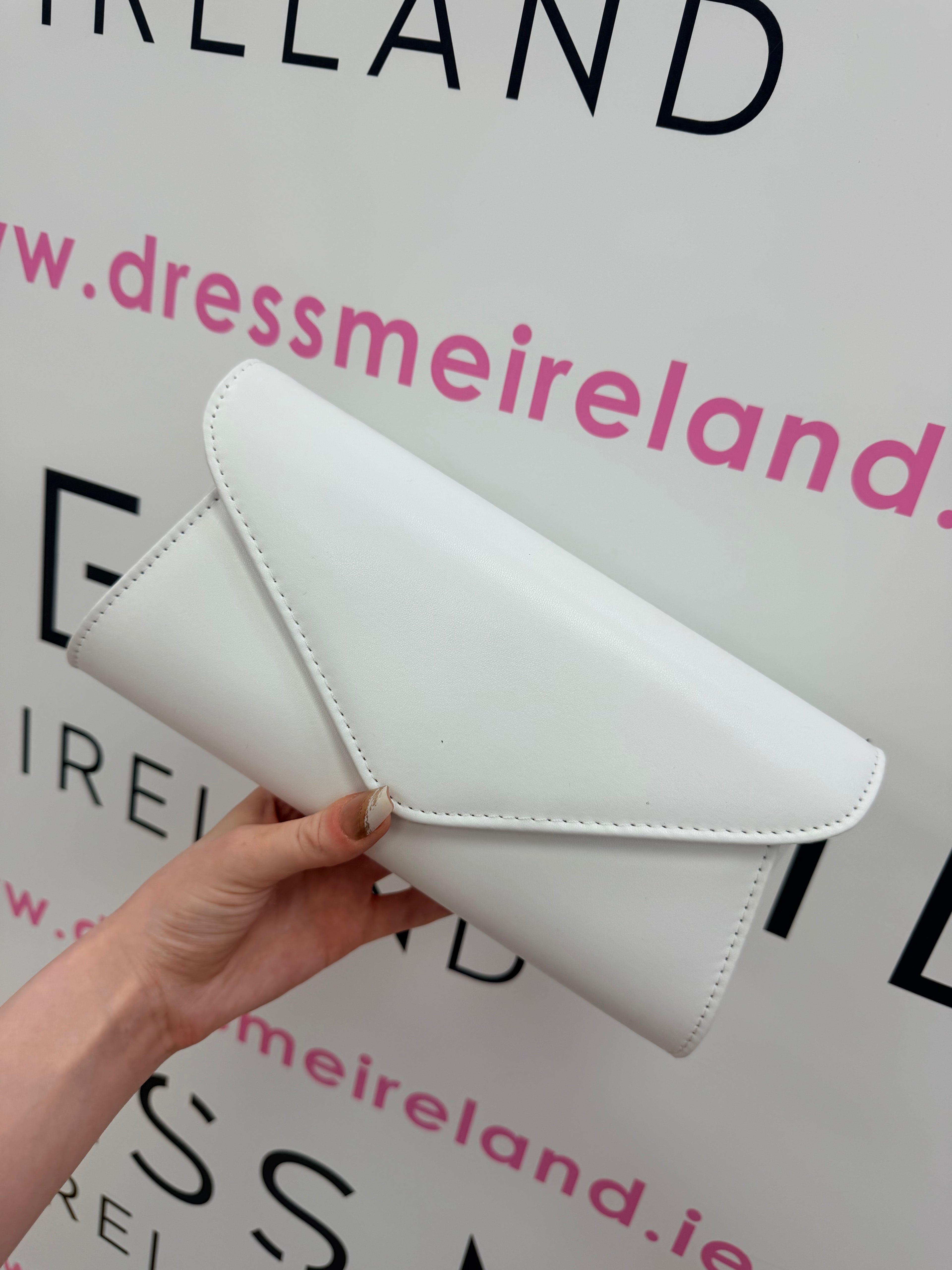 VIVA CLUTCH BAG IN WHITE