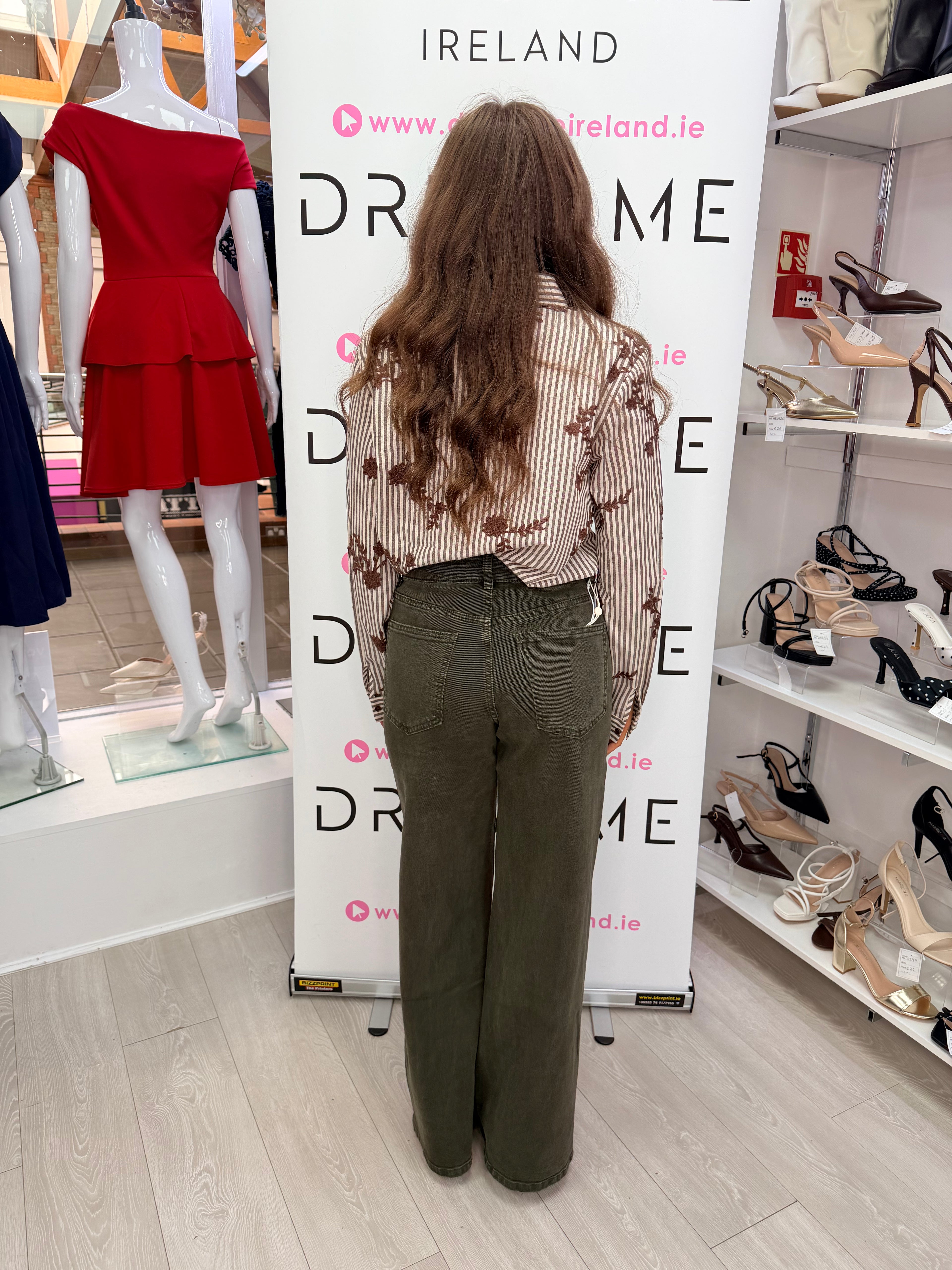 GRACE Mom Jeans - Khaki